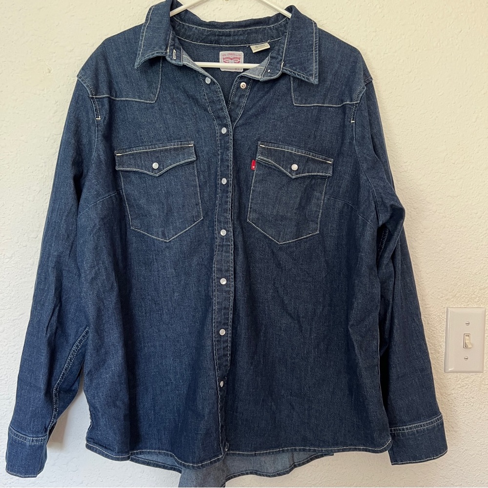 Levi Strauss Co. Denim Women’s Button Down Blouse